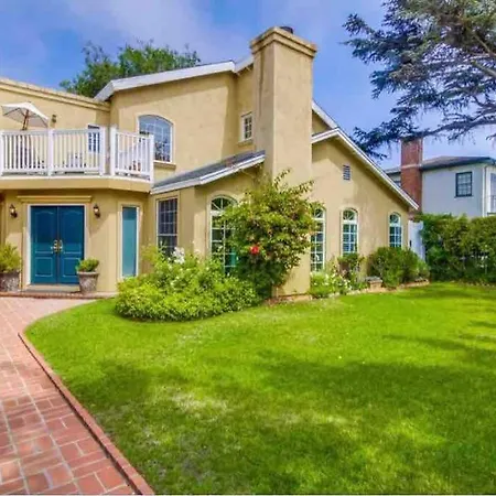 Spacious 4 Bedroom 3.5 Bath In Coronado